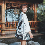 Charger l'image dans la galerie, Veste Kimono Femme Motifs Corbeaux 'Chibiusa Tsukino'