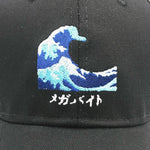 Charger l'image dans la galerie, Casquette Vague 'Kanagawa Bakuzen'
