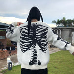 Charger l'image dans la galerie, Pull Japonais Motif Squelette 'Shi'
