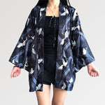 Charger l'image dans la galerie, Veste Kimono Femme Tourbillon Bleu 'Danshoku'
