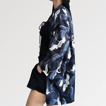Charger l'image dans la galerie, Veste Kimono Femme Tourbillon Bleu 'Danshoku'
